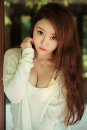 于子涵与摄影师的拍摄地点视频